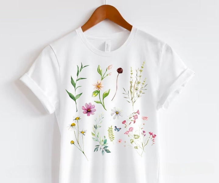 Floral tshirt - Flower shirt for her - Women trendy shirt with wild meadow flower nature design - Sping concept gift - Garden botanical tee