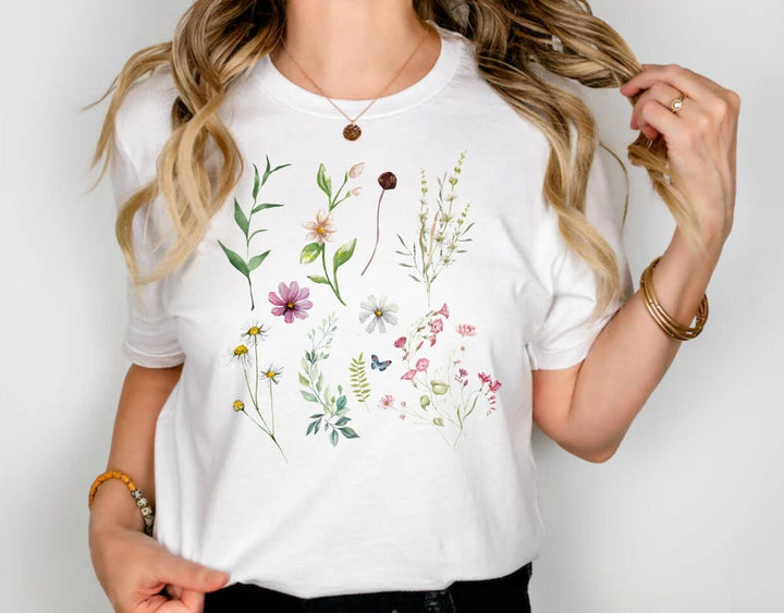 Floral tshirt - Flower shirt for her - Women trendy shirt with wild meadow flower nature design - Sping concept gift - Garden botanical tee