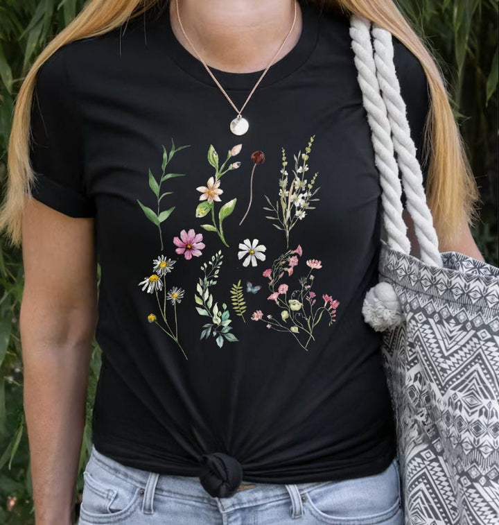Floral tshirt - Flower shirt for her - Women trendy shirt with wild meadow flower nature design - Sping concept gift - Garden botanical tee