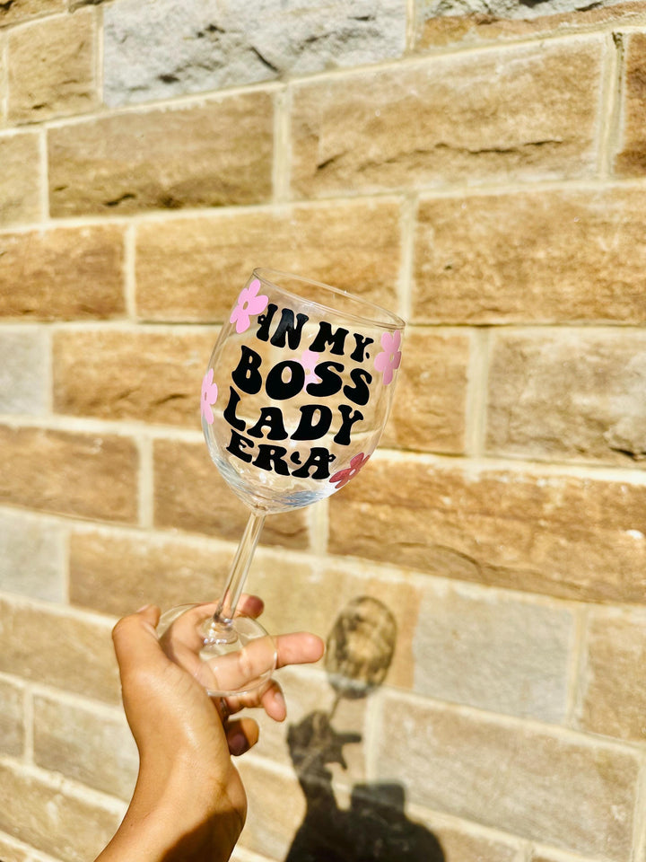 Trendy boss lady wine glass - Gifts for boss female - Boss glass  - Colleague gift ideas - office bestie - Promotion congratulations